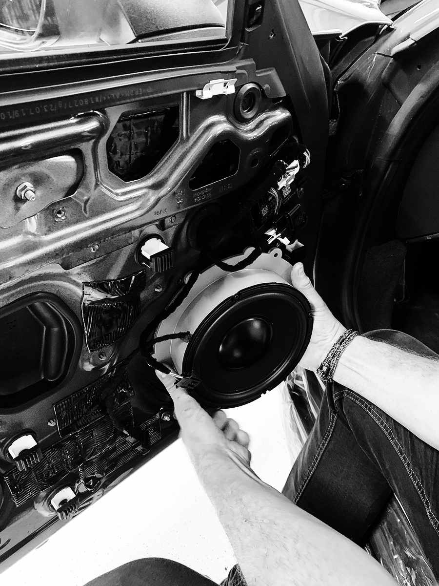 Porsche 911 audio upgrade speakers